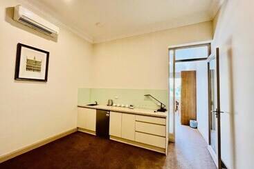 Clarendon Hotel Melbourne