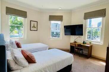 Clarendon Hotel Melbourne