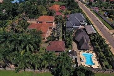 هتل Entebbe Palm