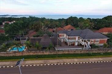 هتل Entebbe Palm