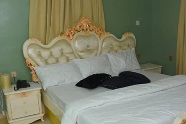 هتل Gold Crown