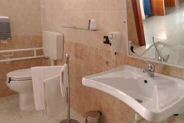 هتل La Falconara