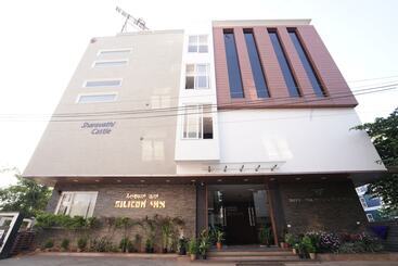 هتل Silicon Inn