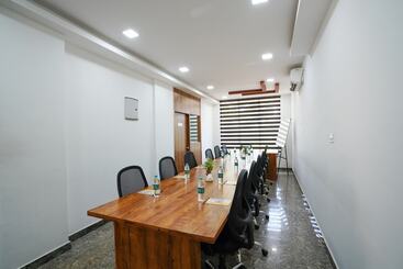 هتل Silicon Inn