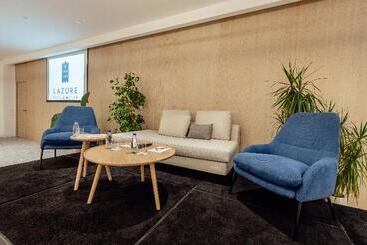 استراحتگاه Lazure Hotel & Marina