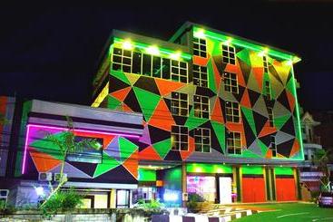 هتل Sevensix  Balikpapan