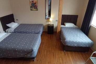 تختخواب و صبحانه Hermoza House