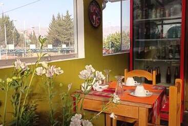 تختخواب و صبحانه Hermoza House