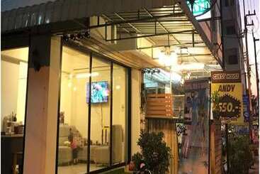 هتل Minta House