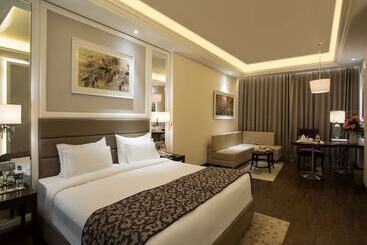 هتل Singhania Sarovar Portico