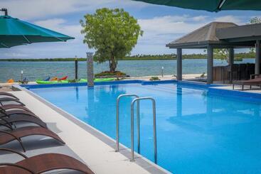 Lander S Bay Resort