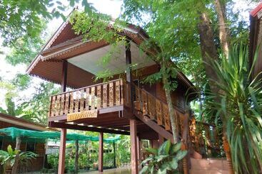 استراحتگاه Akchanok Homestay