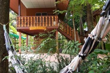 استراحتگاه Akchanok Homestay