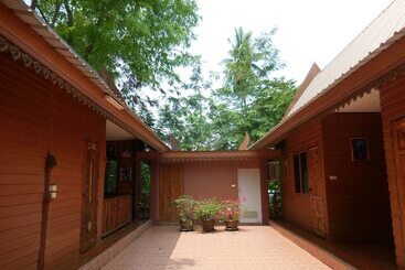 استراحتگاه Akchanok Homestay
