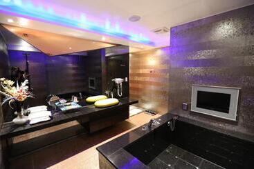 Yosemite Motel   Chunghua Branch