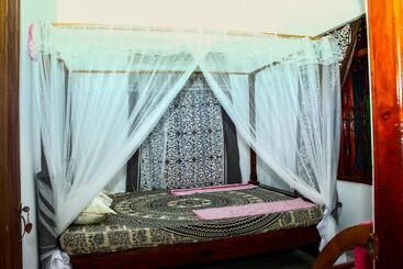 تختخواب و صبحانه Ever Glow Guest Mirissa
