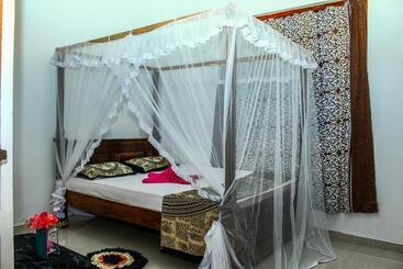 تختخواب و صبحانه Ever Glow Guest Mirissa