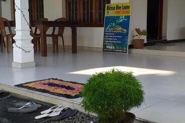 تختخواب و صبحانه Ever Glow Guest Mirissa