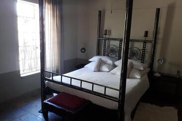 تختخواب و صبحانه Puccini House
