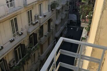 تختخواب و صبحانه Terrazza Aragon Room And Spa