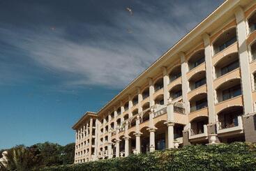 בית מלון כפרי Astor Garden