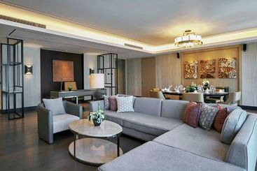 هتل Hilton Manila