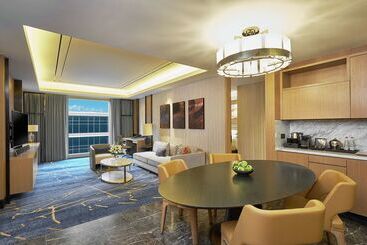 هتل Hilton Manila