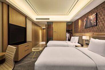 هتل Hilton Manila