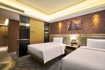 هتل Hilton Manila