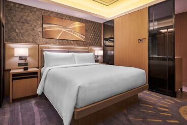 هتل Hilton Manila