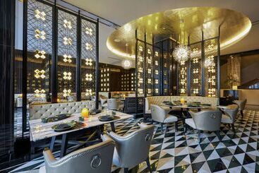 هتل Hilton Manila