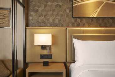هتل Hilton Manila