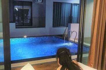 هتل Luxsna Residence
