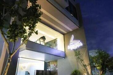 هتل Luxsna Residence