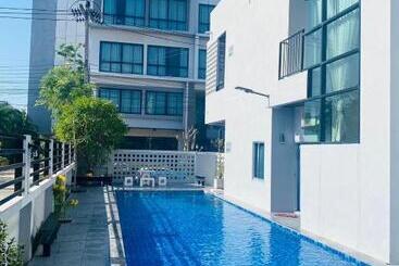 هتل Luxsna Residence