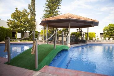 هتل Paradise Inn