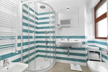 تختخواب و صبحانه Sirocco Suites