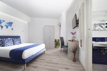 تختخواب و صبحانه Sirocco Suites