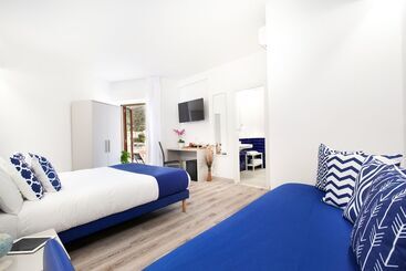 تختخواب و صبحانه Sirocco Suites