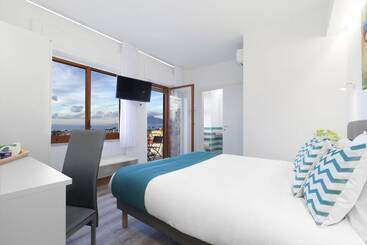 تختخواب و صبحانه Sirocco Suites