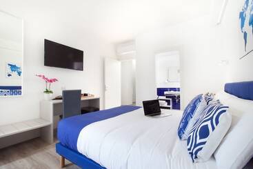 تختخواب و صبحانه Sirocco Suites