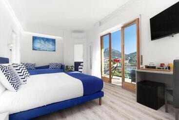 تختخواب و صبحانه Sirocco Suites