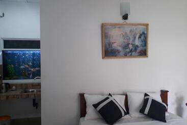 تختخواب و صبحانه Villa 67