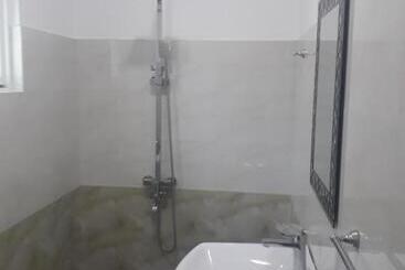 تختخواب و صبحانه Villa 67