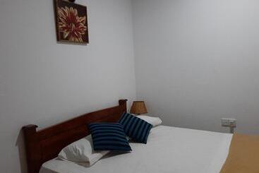 تختخواب و صبحانه Villa 67