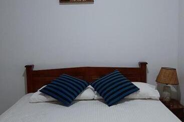 تختخواب و صبحانه Villa 67
