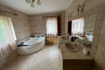 تختخواب و صبحانه Villamerica