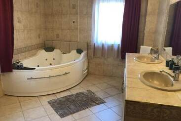 تختخواب و صبحانه Villamerica
