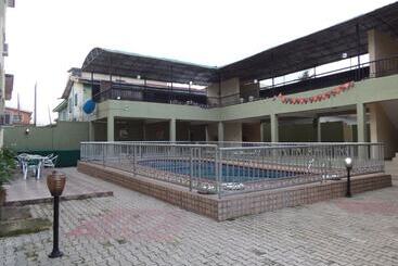 Akma Signature Hotel & Suites