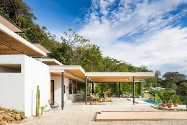 هتل Mint Santa Teresa   Adults Only